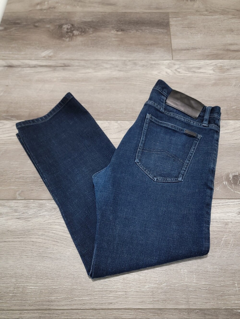 Armani Exchange Women's Dark Blue Jeans - Straight/Relaxed (Sz 33)